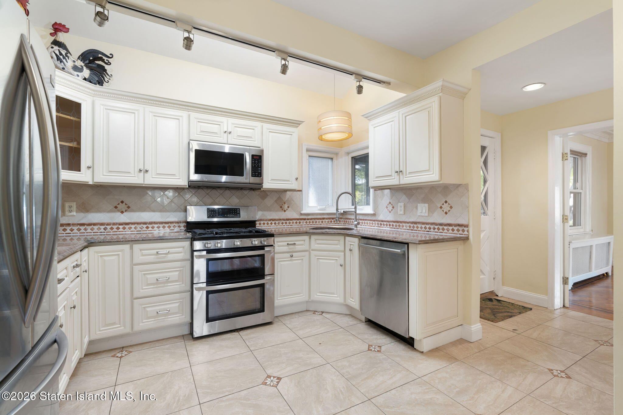 94 Hart Boulevard, Staten Island, NY, 10301 image 19