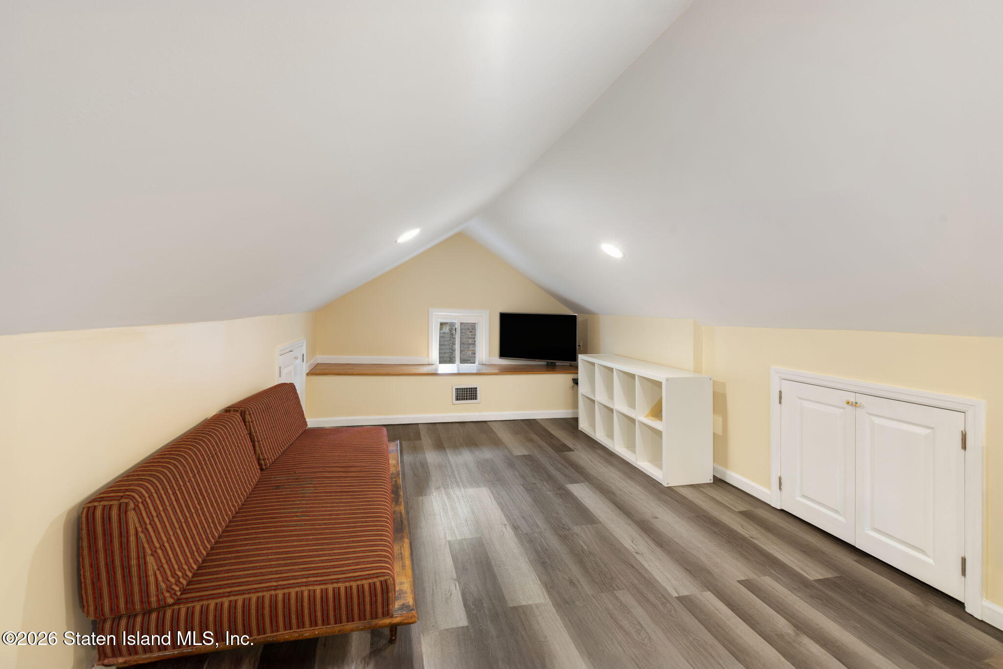 94 Hart Boulevard, Staten Island, NY, 10301 image 38