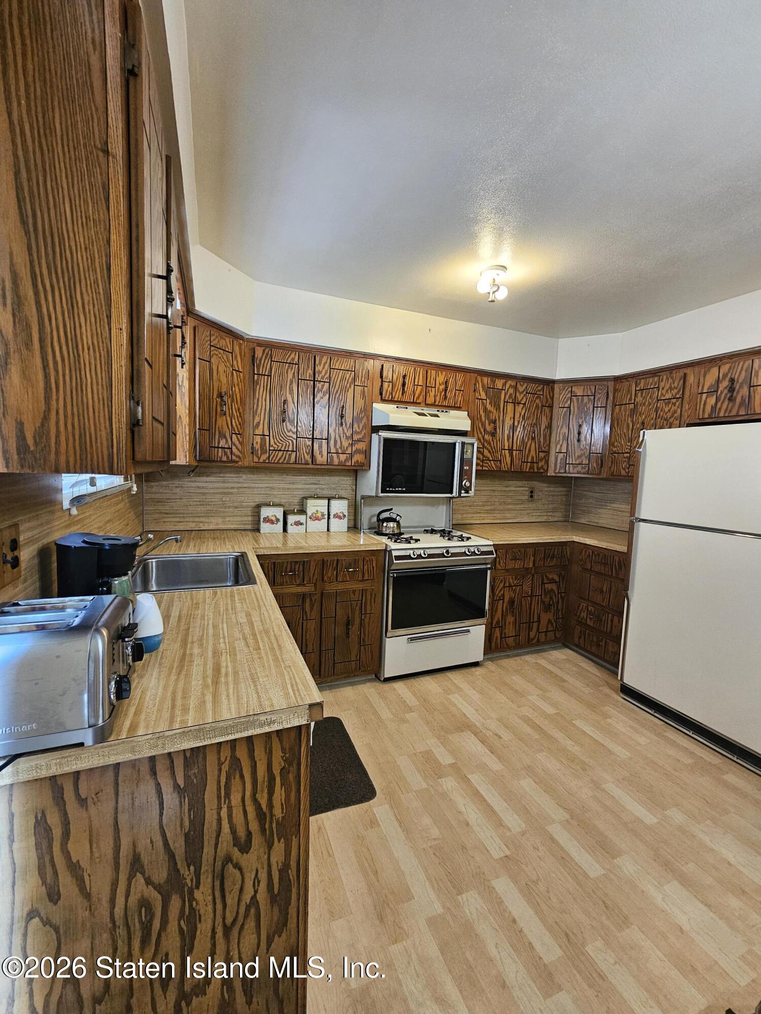 1632 Forest Hill Road, Staten Island, NY, 10314 image 6