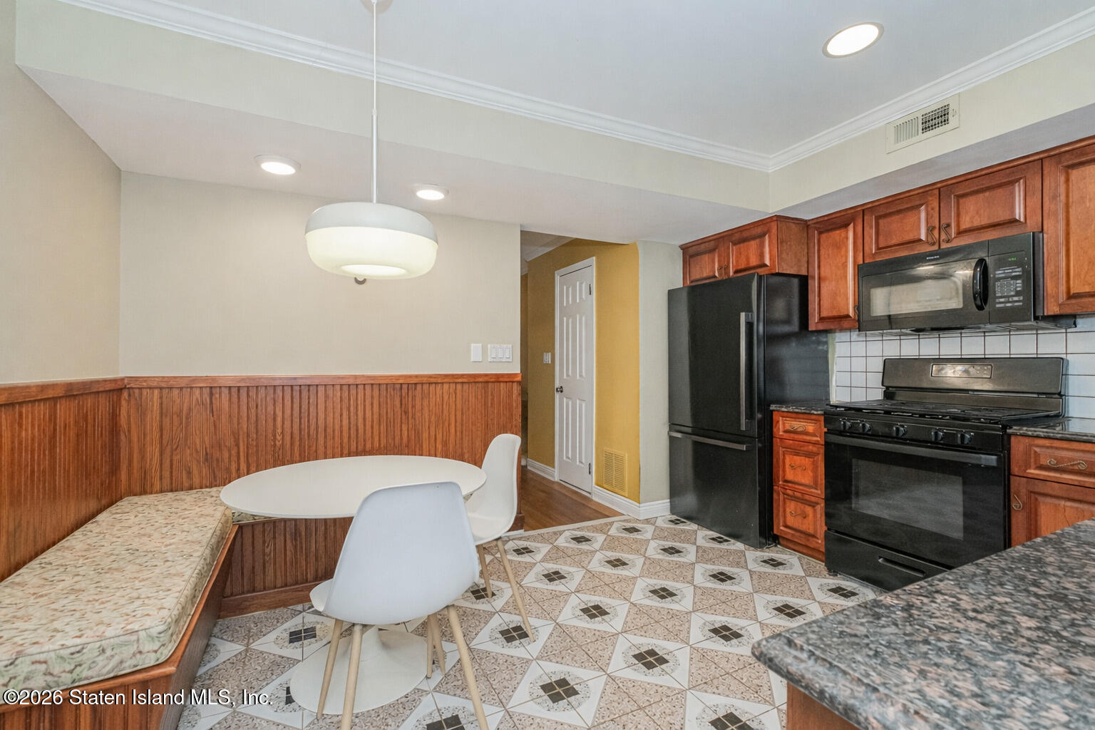 221 Arlo Road Image 5