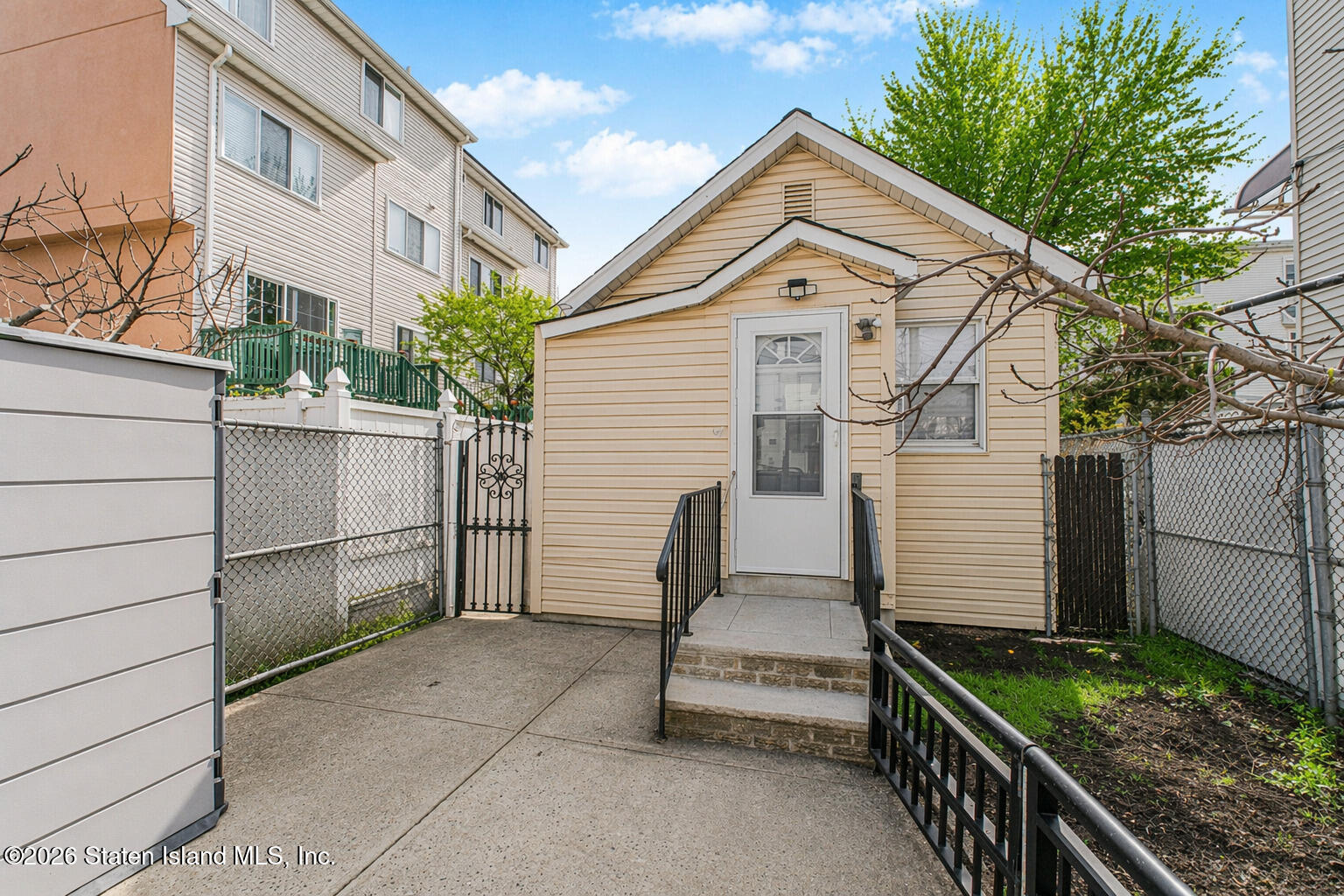 306 Adams Avenue Image 1