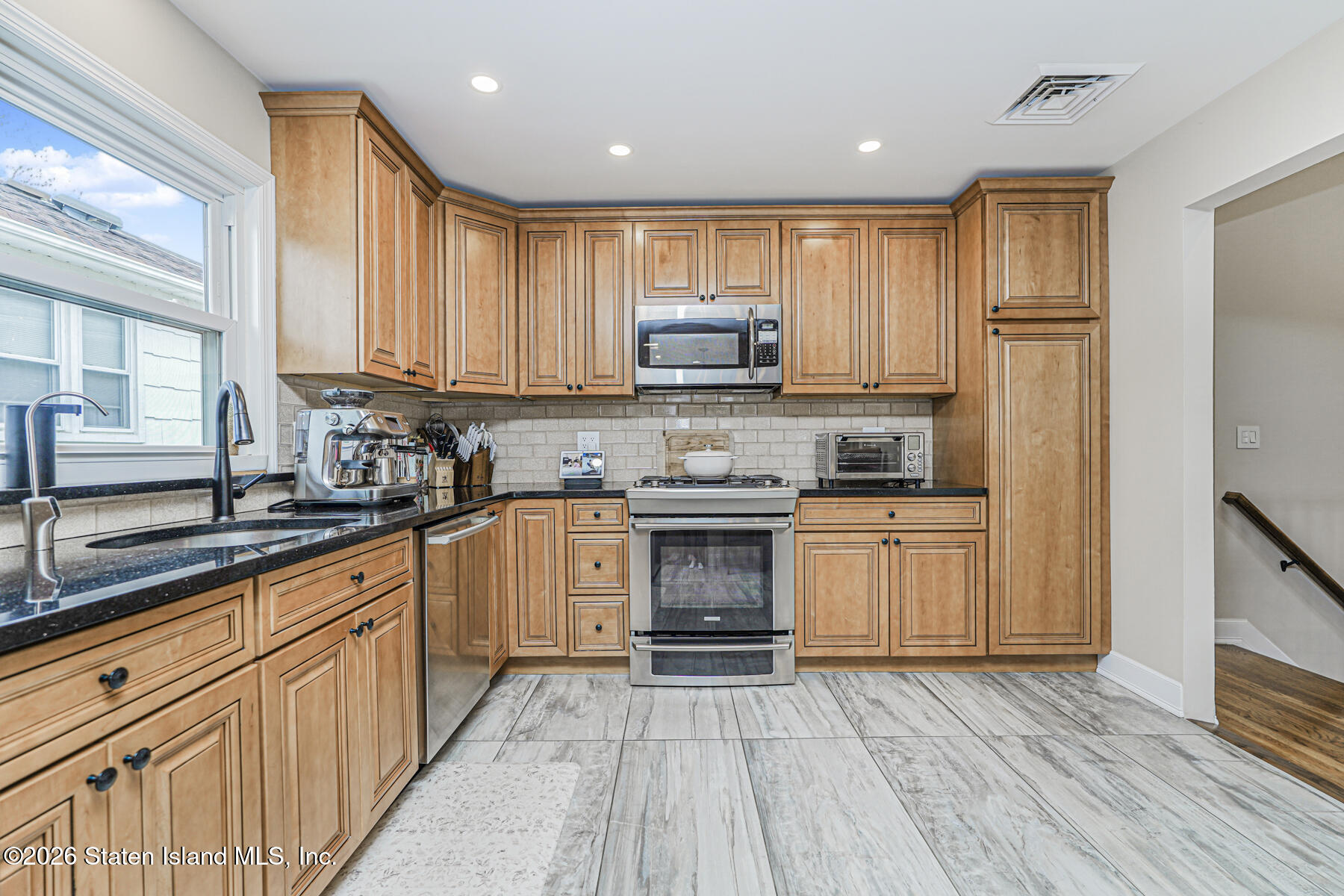 158 Charleston Avenue, Staten Island, NY, 10309 image 9
