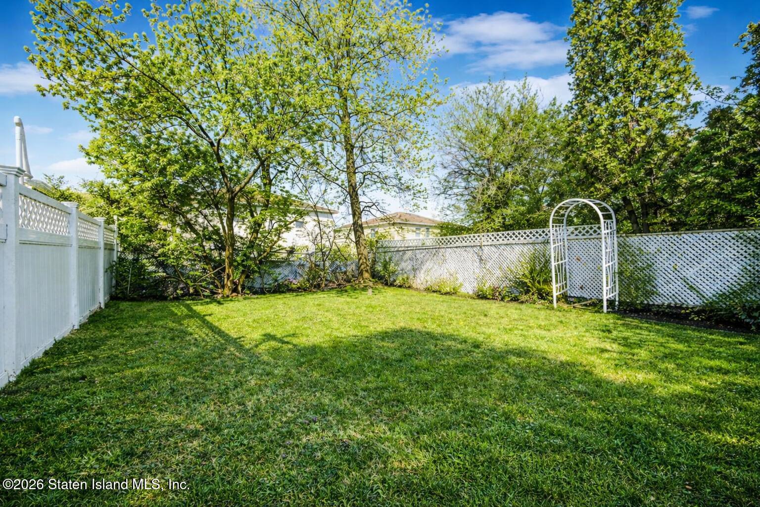 488 Winchester Avenue Image 5