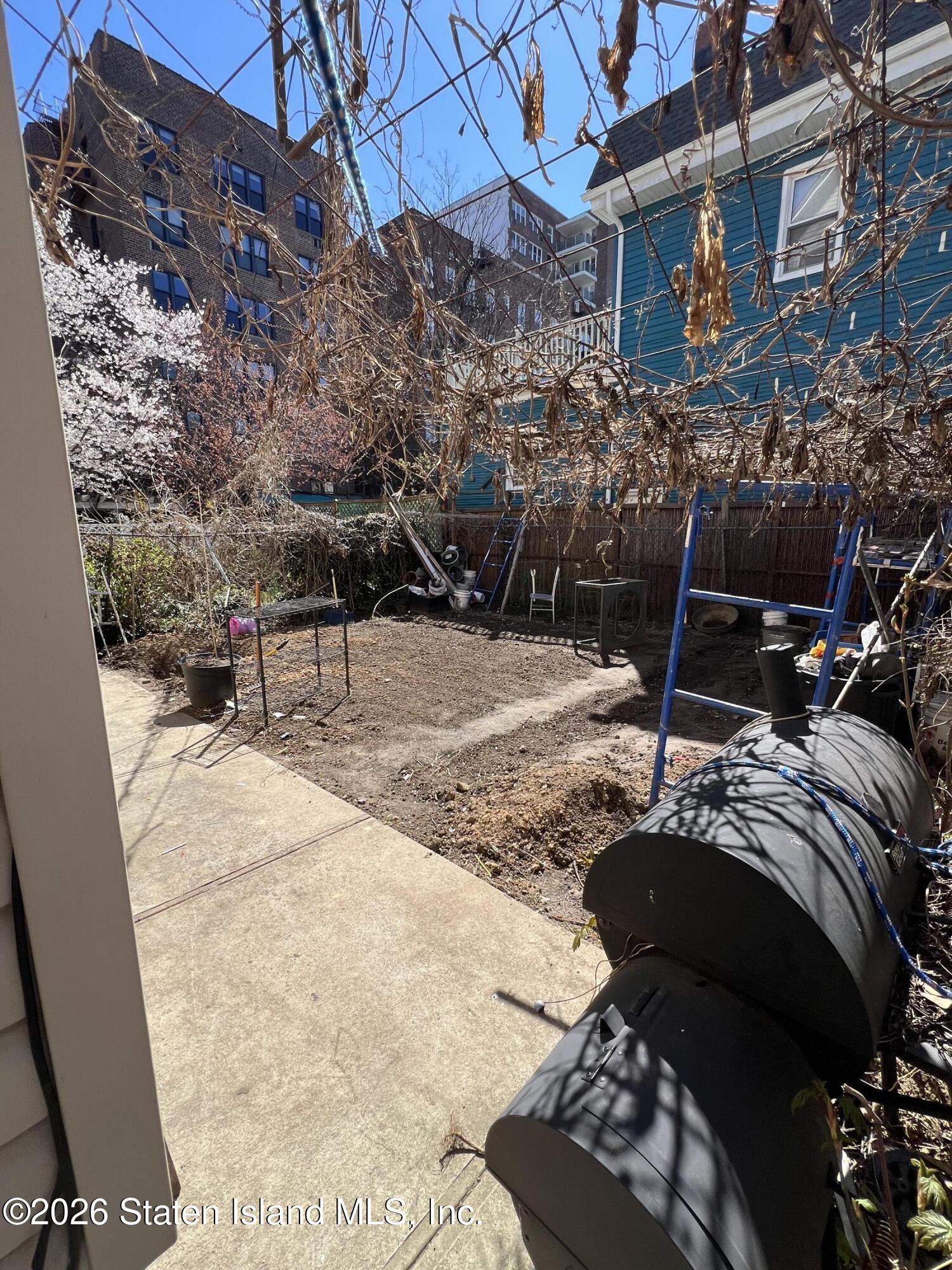 506 Avenue C Image 4