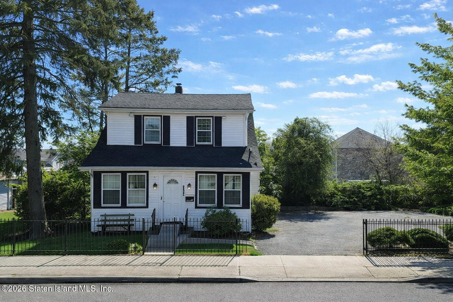 3948 Hylan Boulevard Image 2