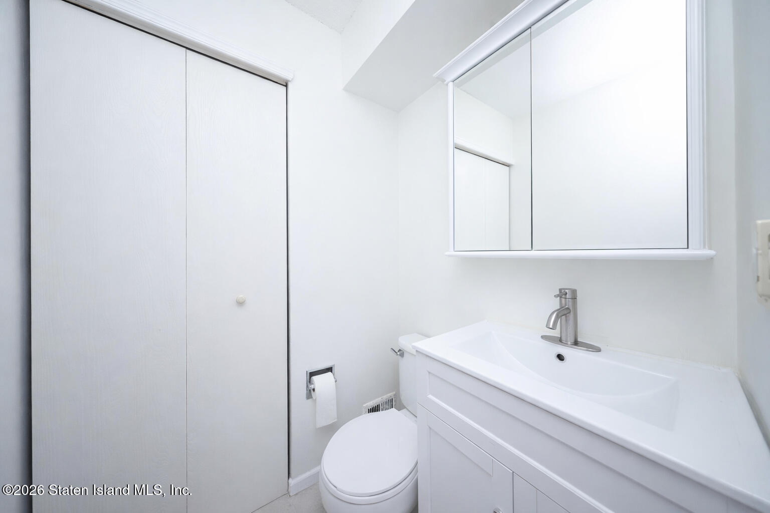 440 Ilyssa Way, Staten Island, NY, 10312 image 12