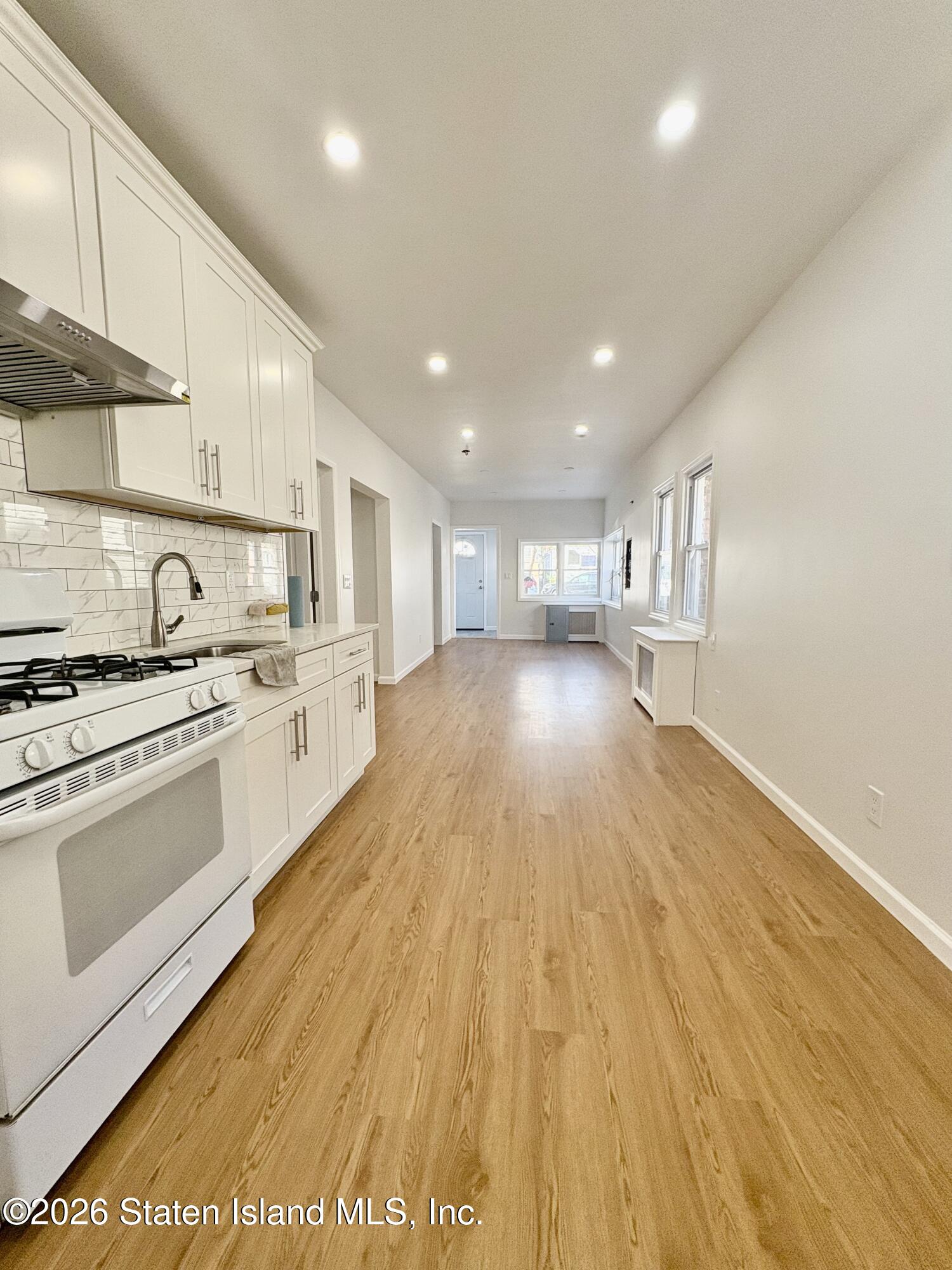 118 Winham Avenue Image 3