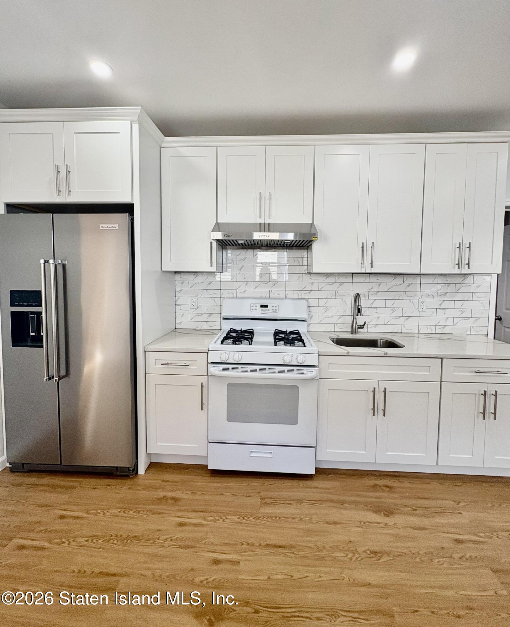 118 Winham Avenue Image 4