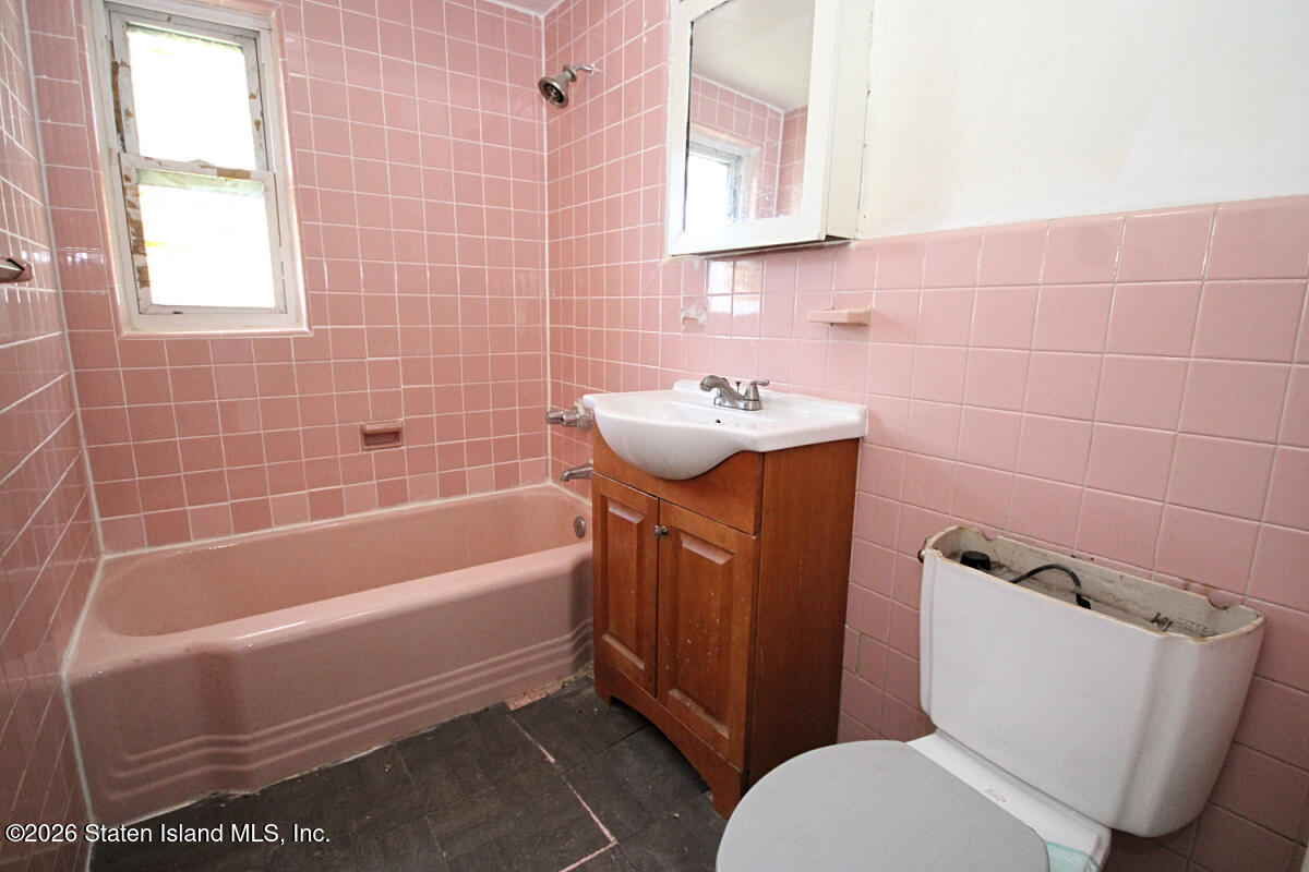 1051 Victory Boulevard, Staten Island, NY, 10301 image 15