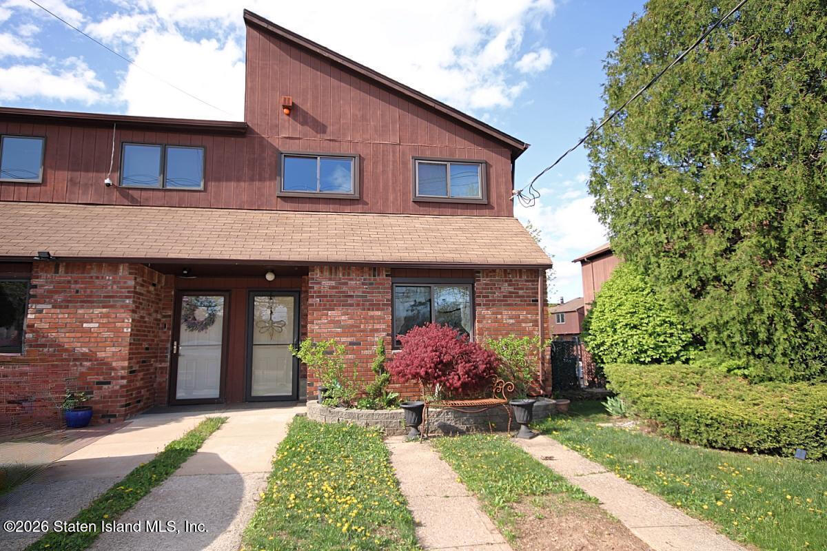 951 W Fingerboard Road, Staten Island, NY, 10304