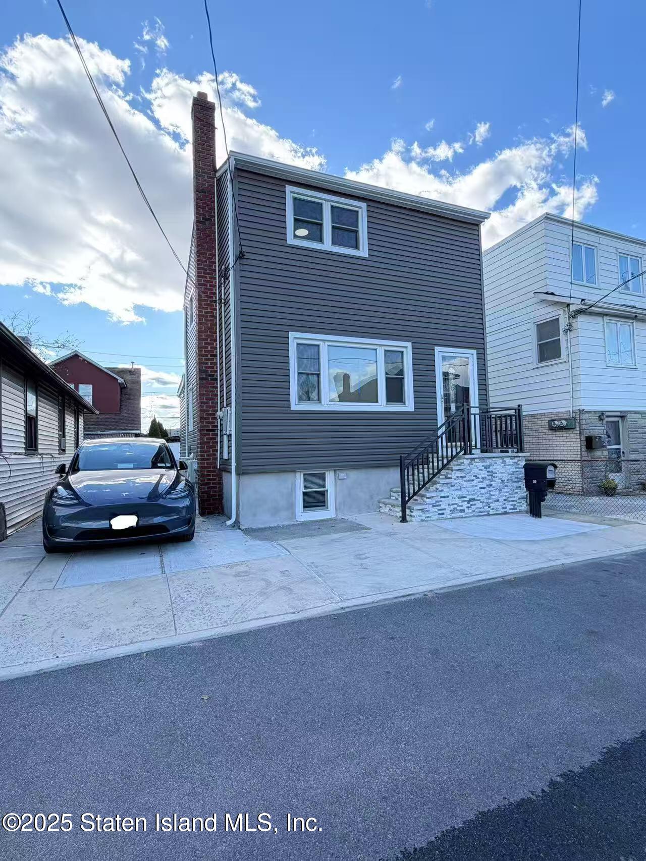 30 Seafoam Street Image 1