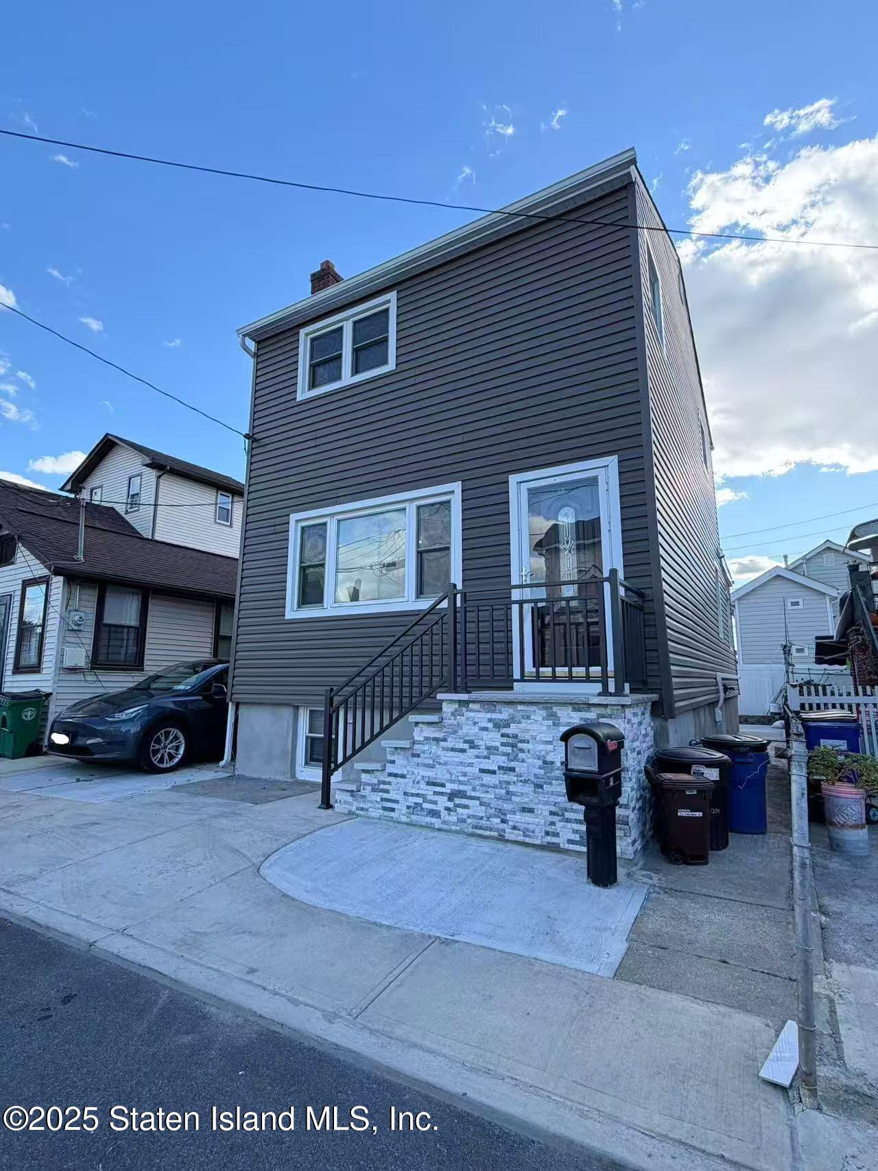 30 Seafoam Street Image 2