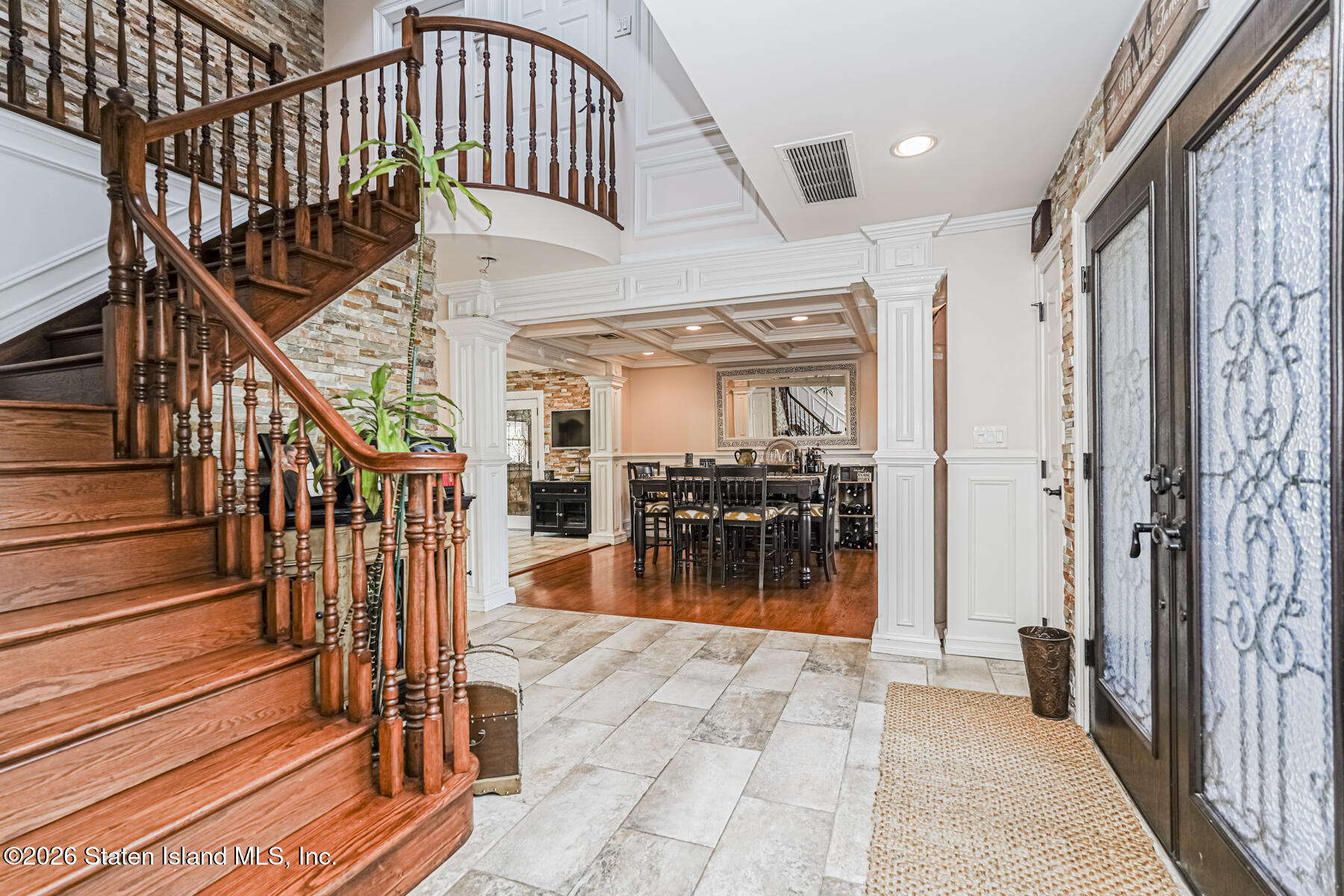699 Ionia Avenue Image 5