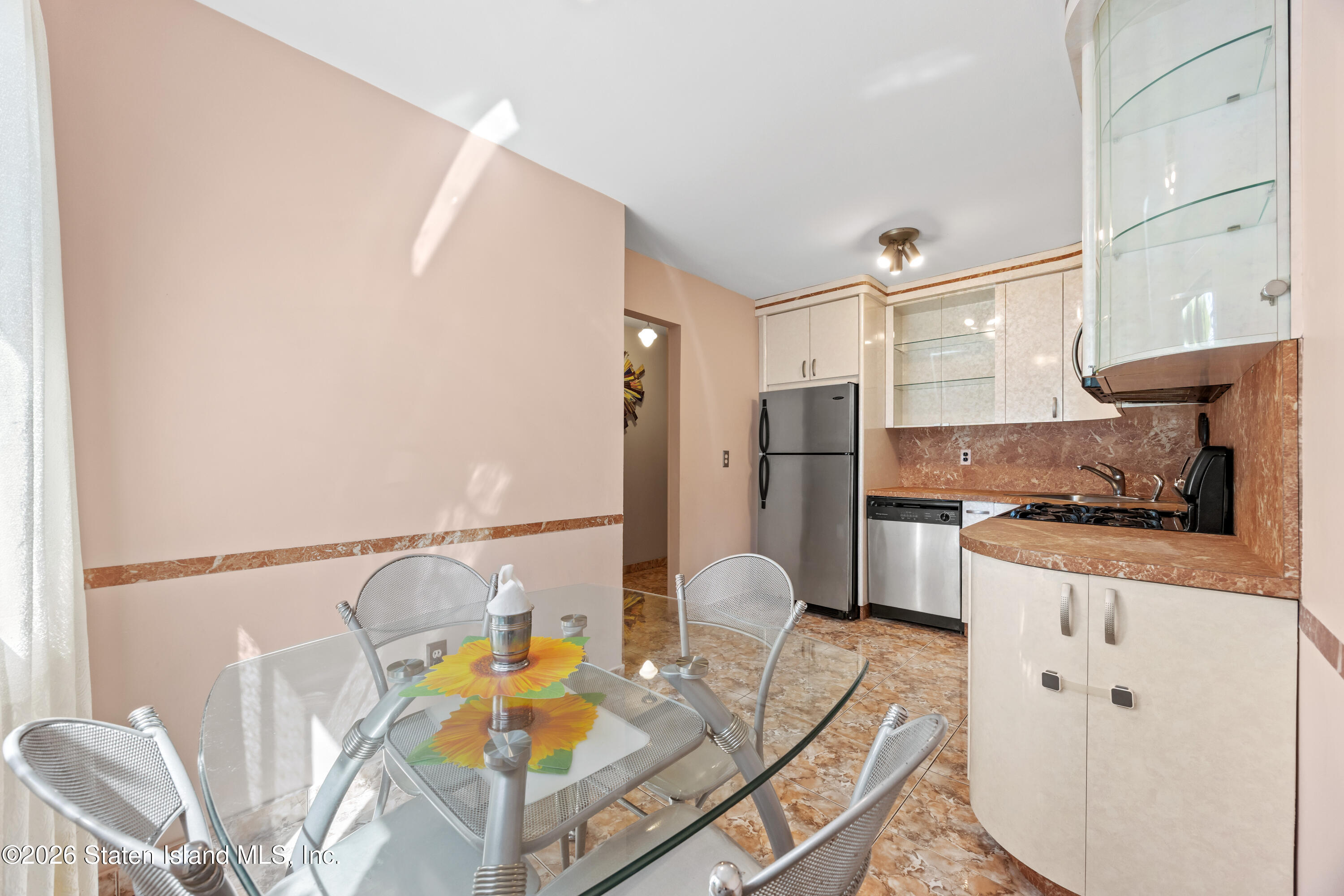 979 W Fingerboard Road, Staten Island, NY, 10304 image 10