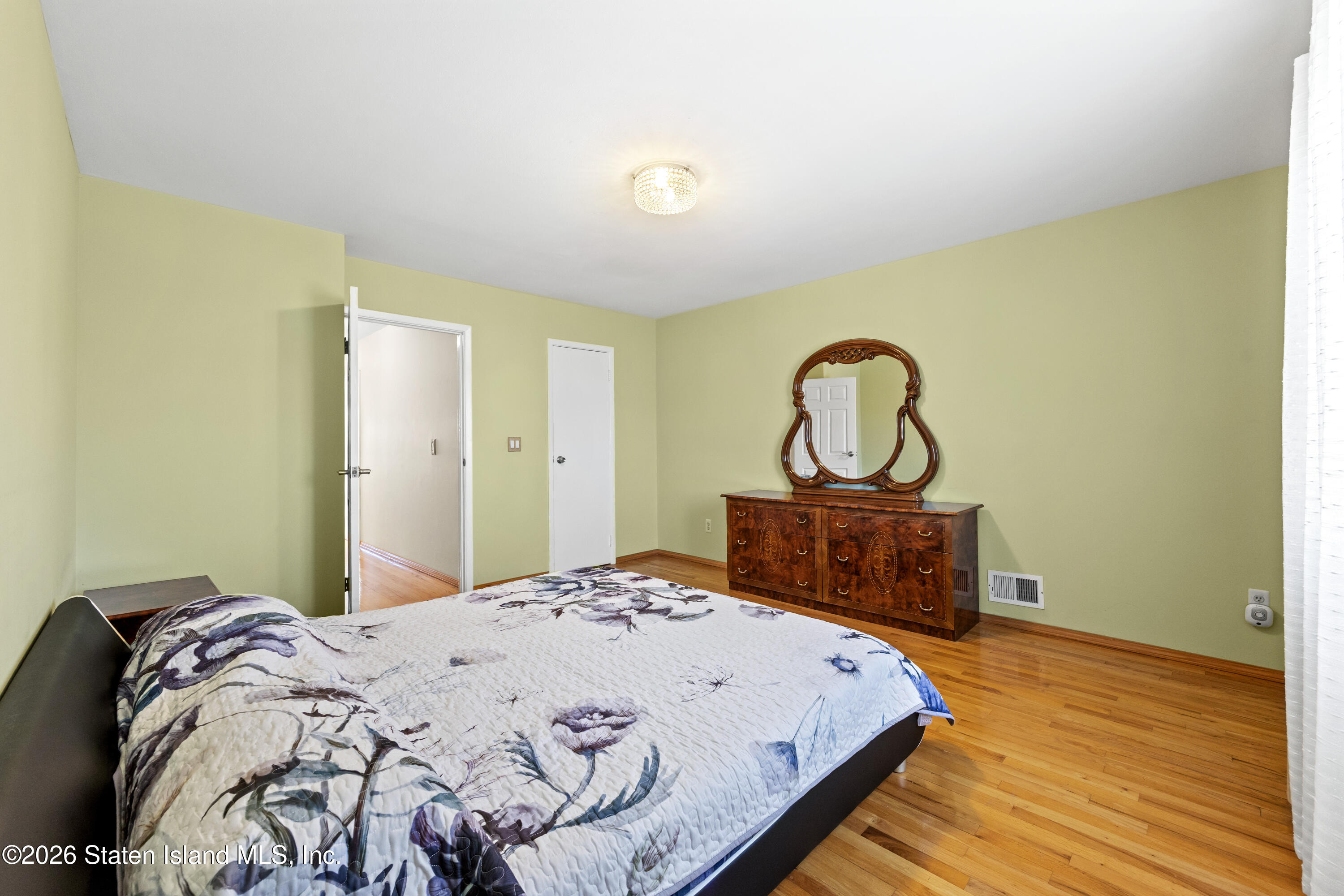 979 W Fingerboard Road, Staten Island, NY, 10304 image 19