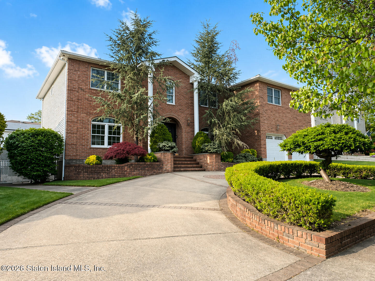 699 Ionia Avenue Image 3