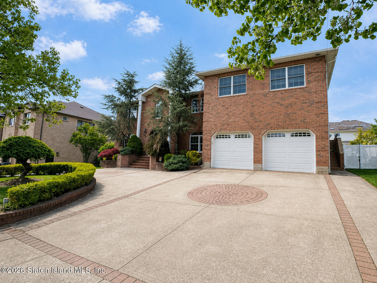 699 Ionia Avenue Image 2