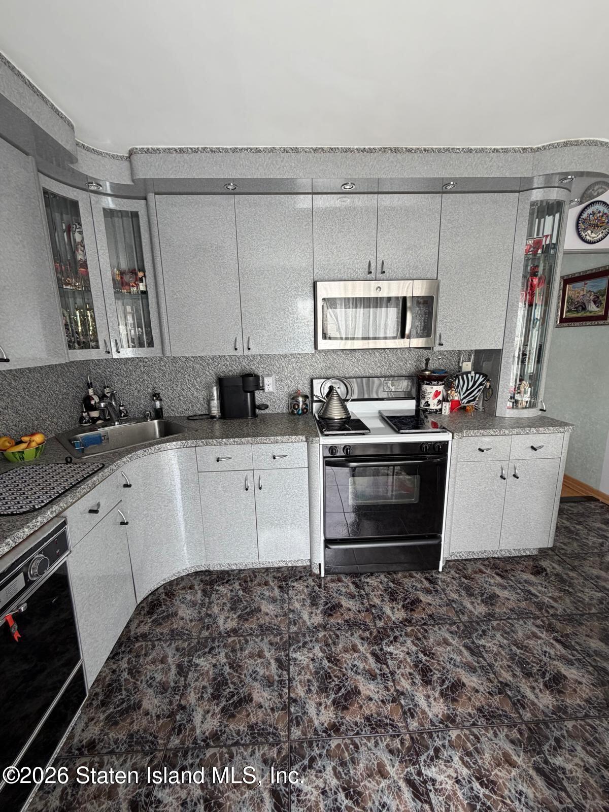 556 Dongan Hills Avenue 13a, Staten Island, NY, 10305 image 17