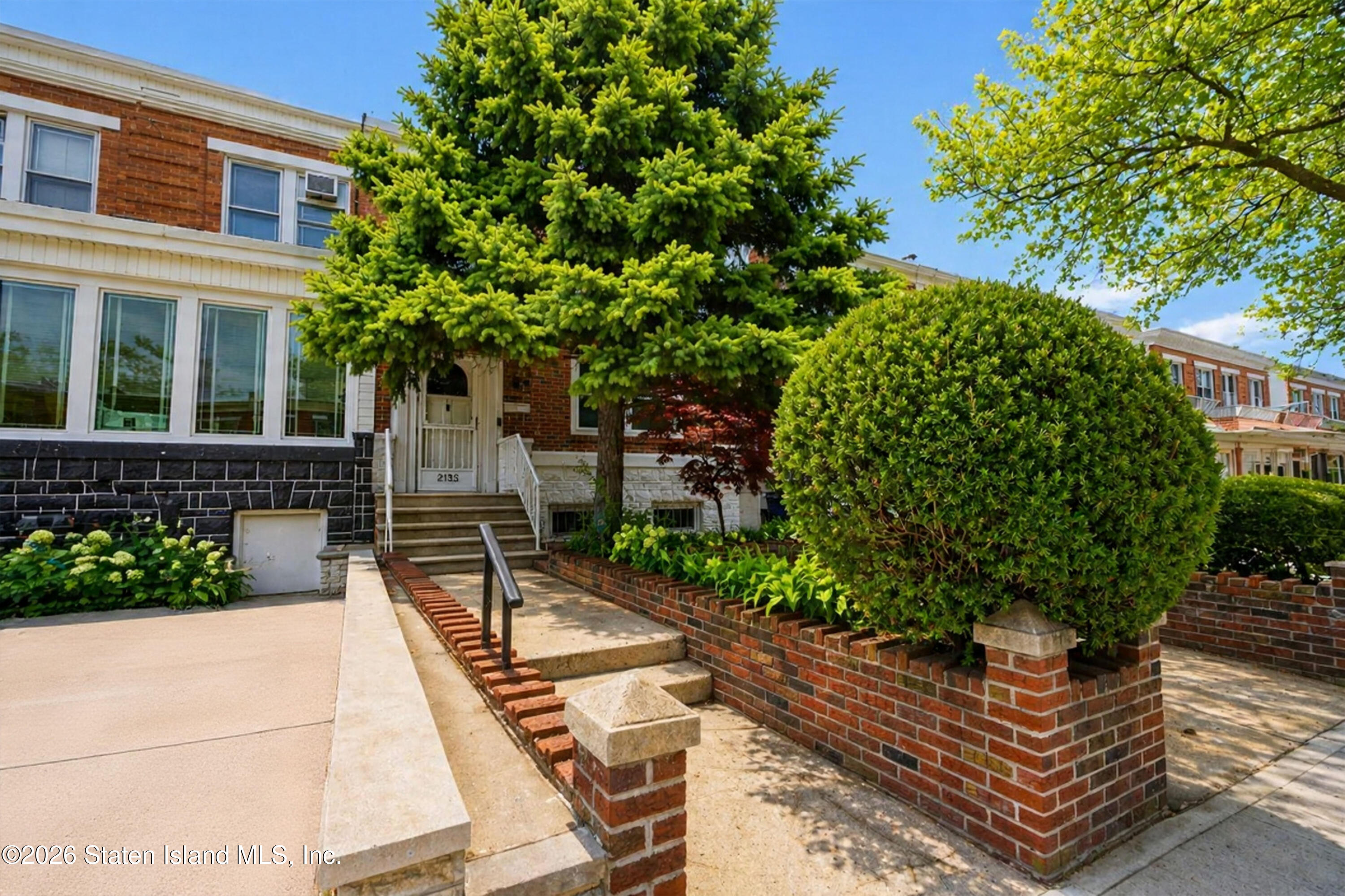 2135 66th Street Image 4