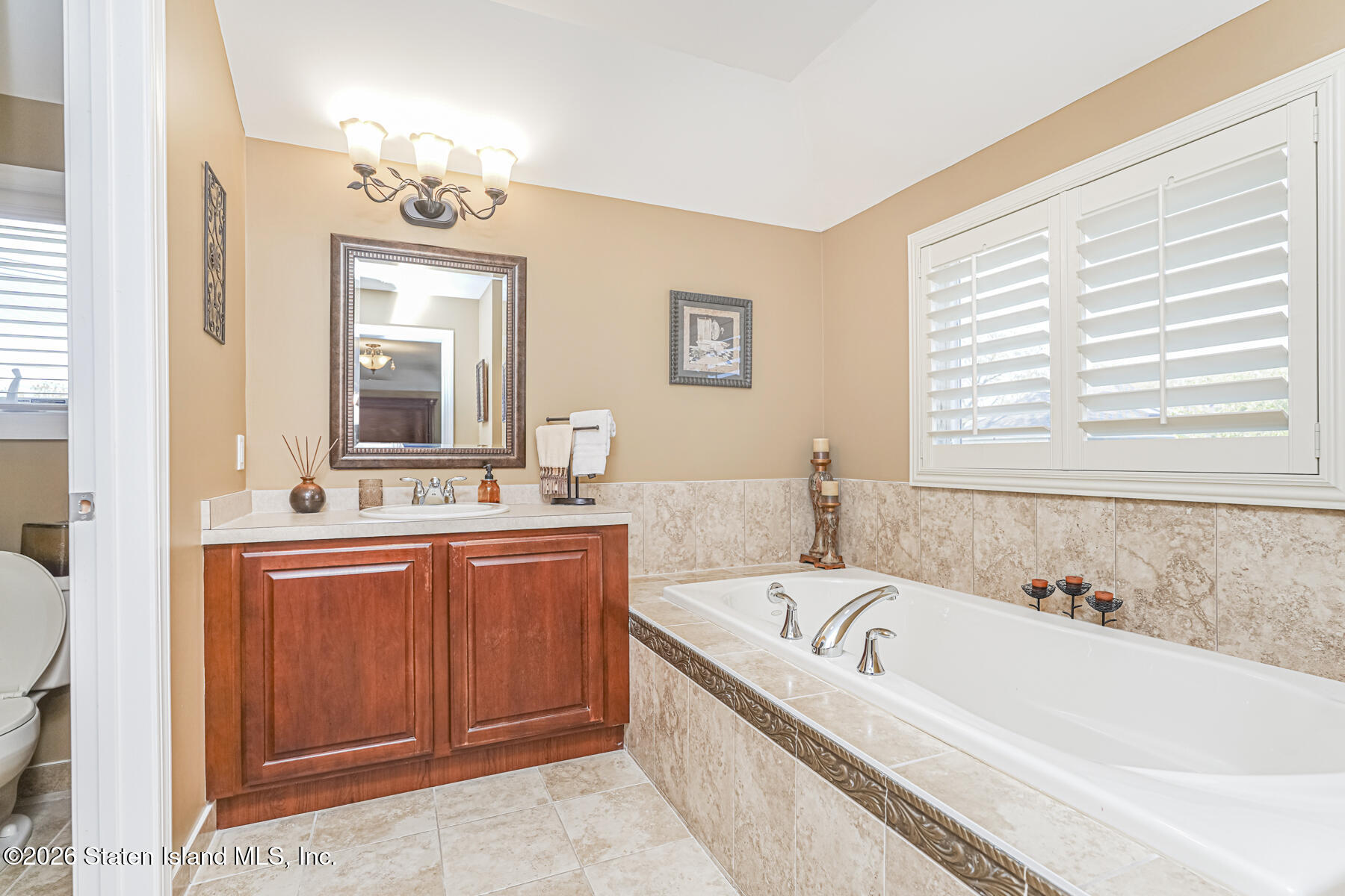 41 St. Edward Lane, Staten Island, NY, 10309 image 44