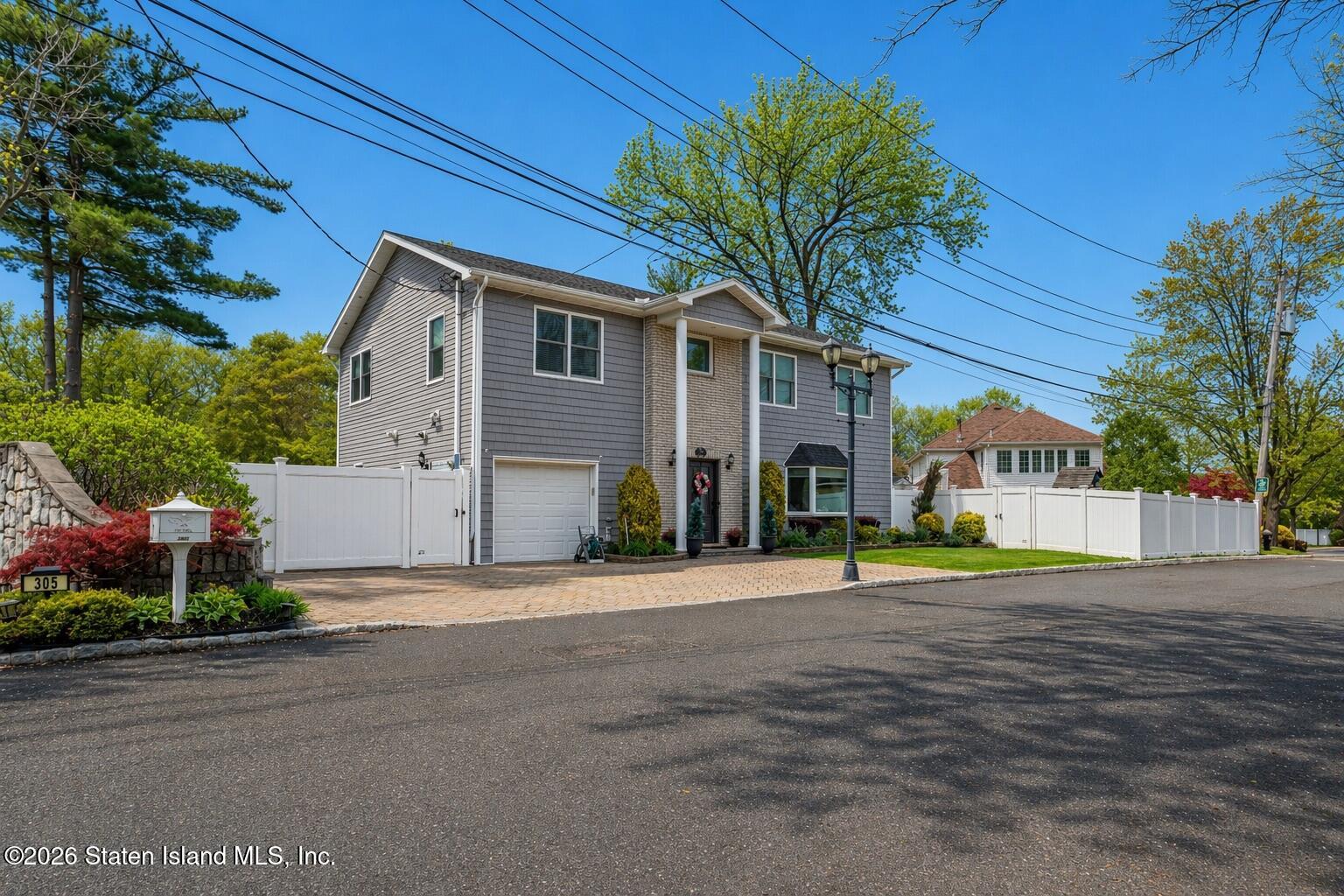 305 Woodvale Avenue Image 3