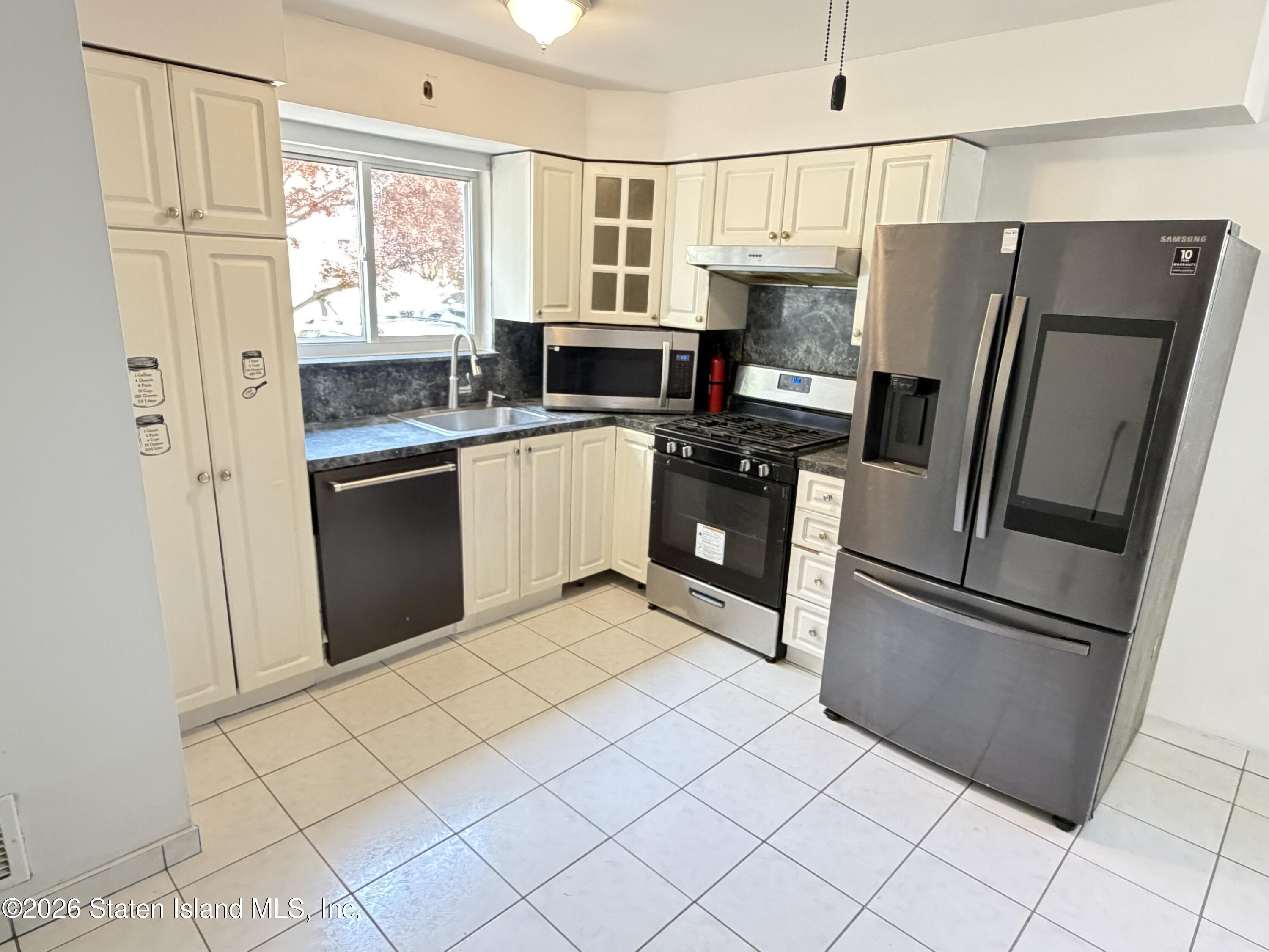 299 Bedford Avenue Image 2