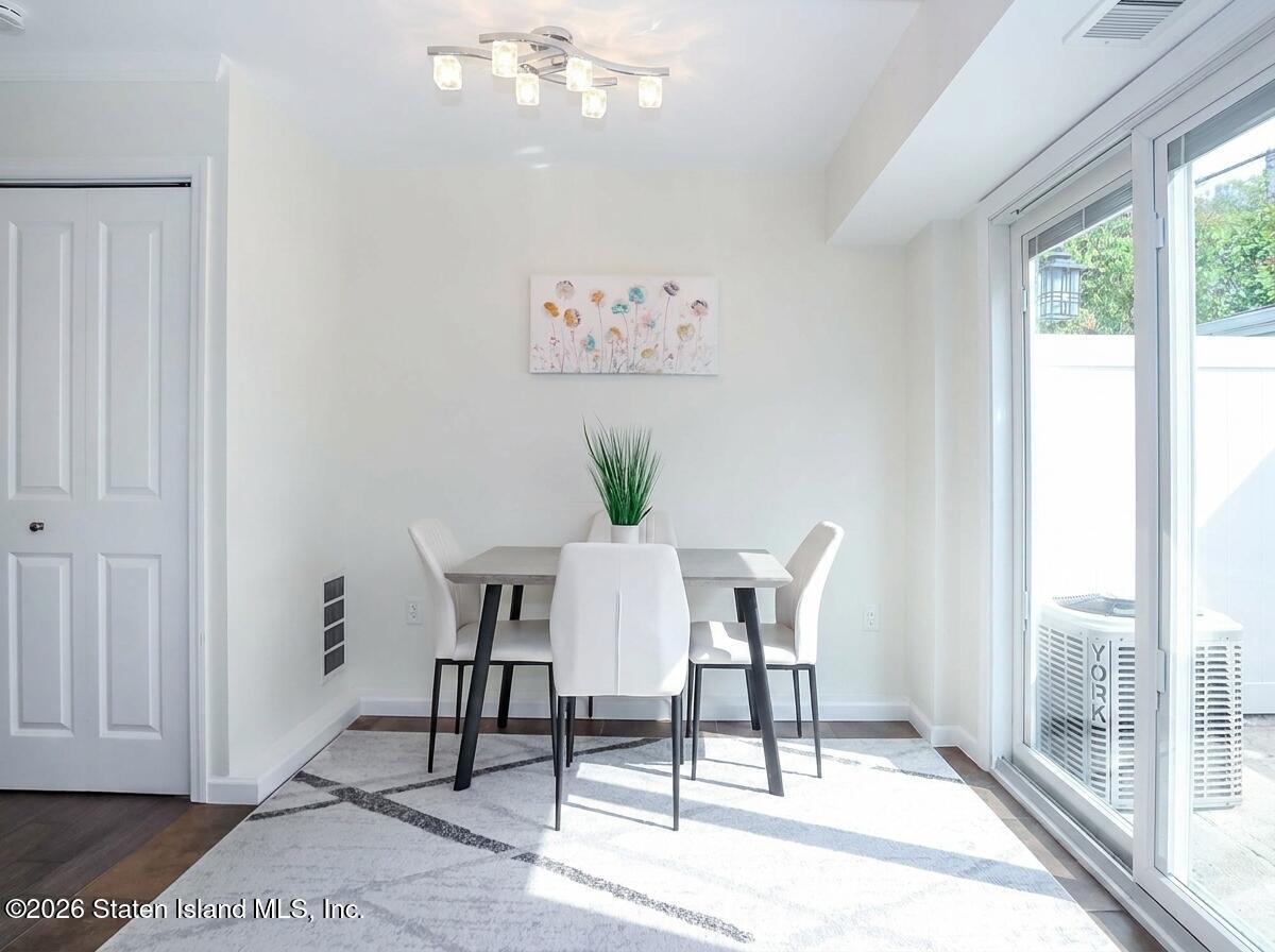 141 Hampton Green, Staten Island, NY, 10312 image 9
