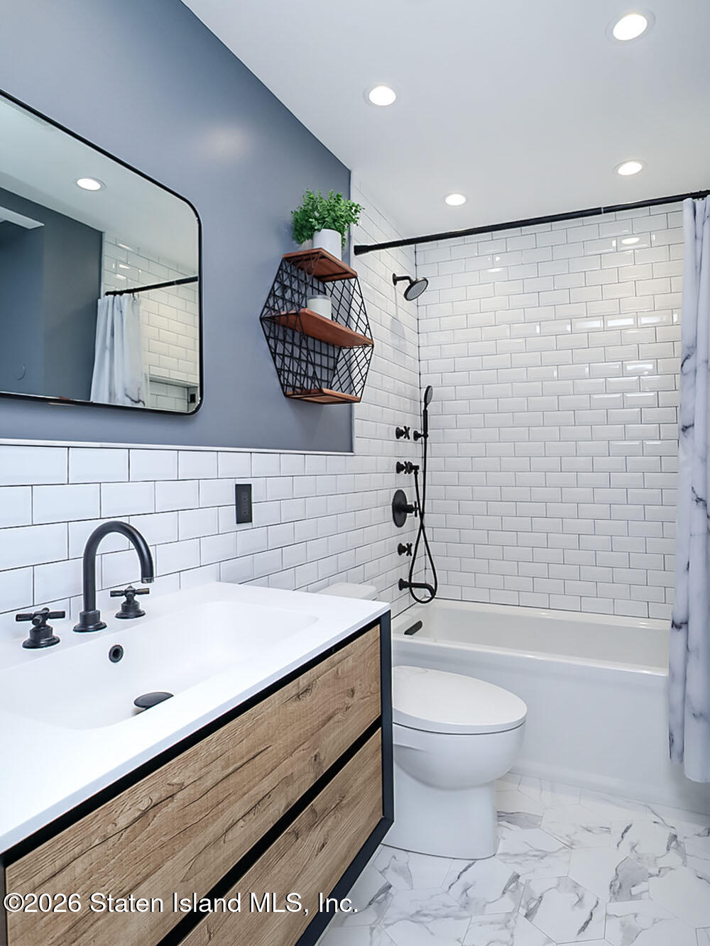 141 Hampton Green, Staten Island, NY, 10312 image 13