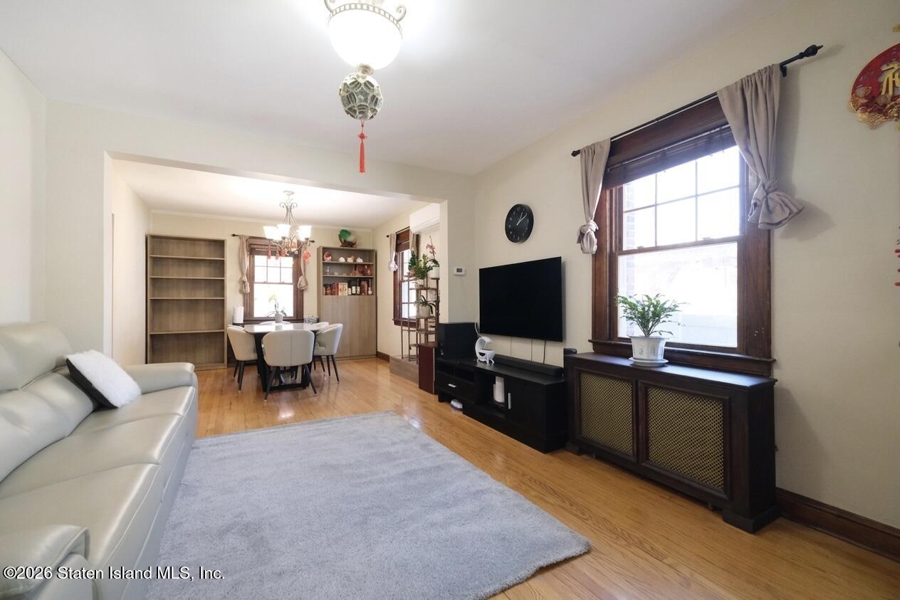 12 Bryson Avenue Image 5