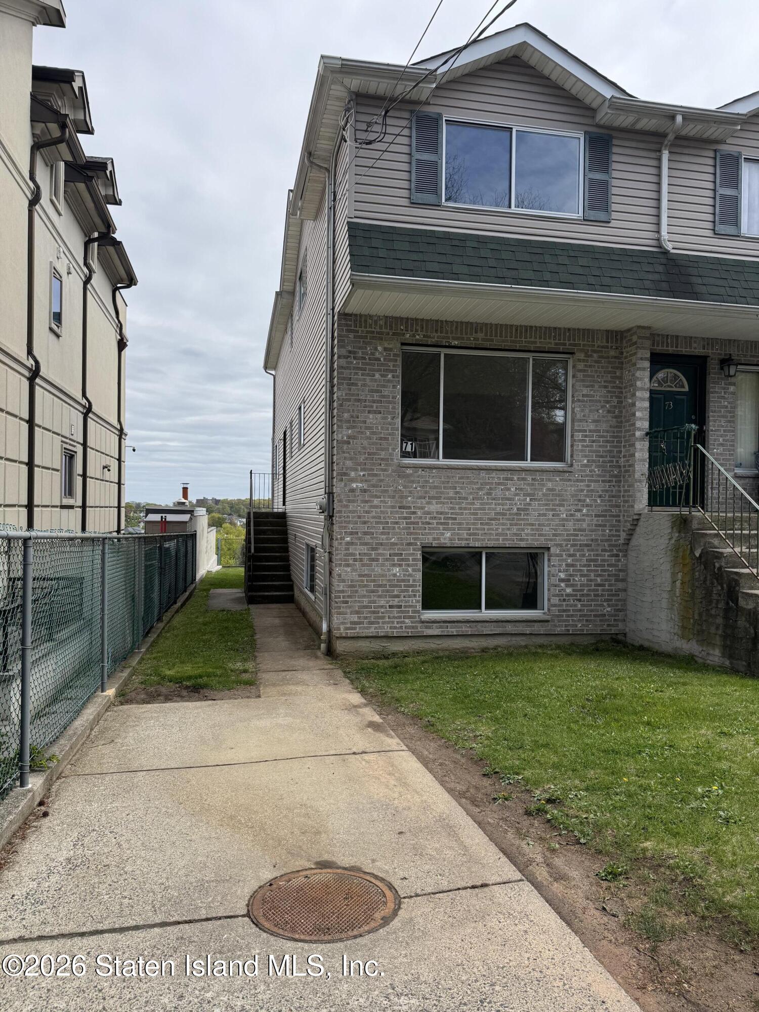 71 Starbuck Street Image 1