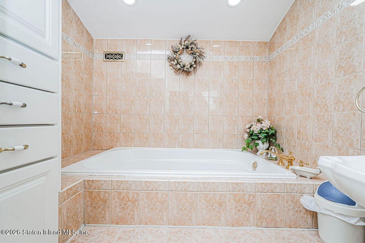 27 Gauldy Avenue, Staten Island, NY, 10314 image 15