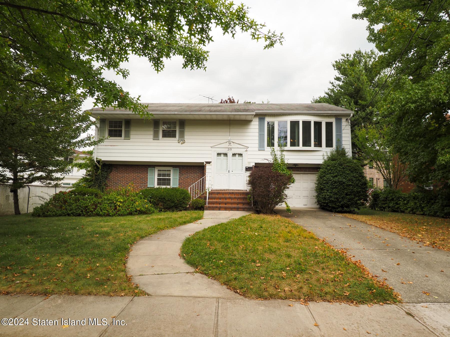 219 Ardsley Street Image 1