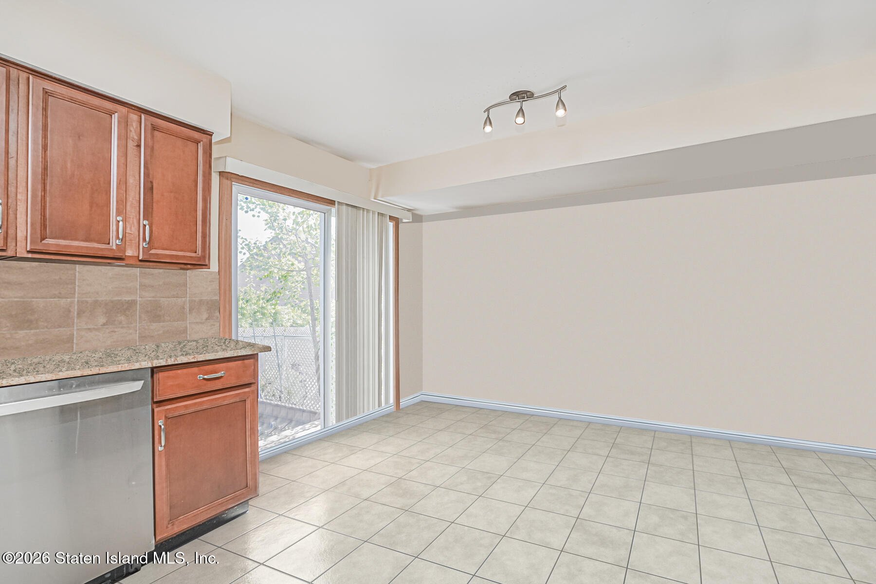 171 Rolling Hill Green, Staten Island, NY, 10312 image 6