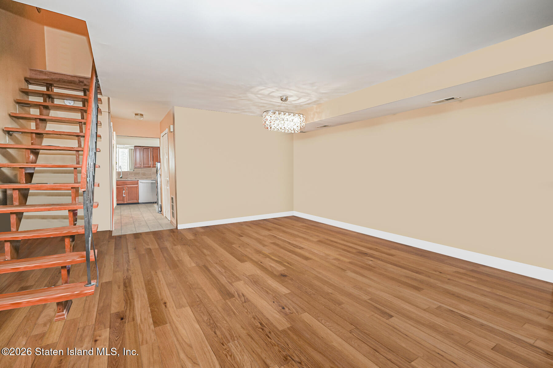 171 Rolling Hill Green Image 4