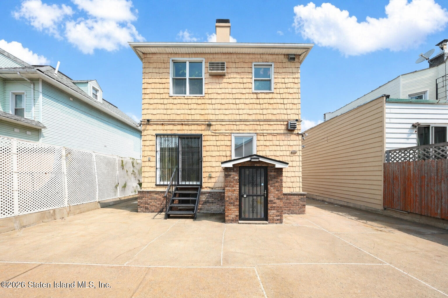 189 Bay 10th Street Image 3