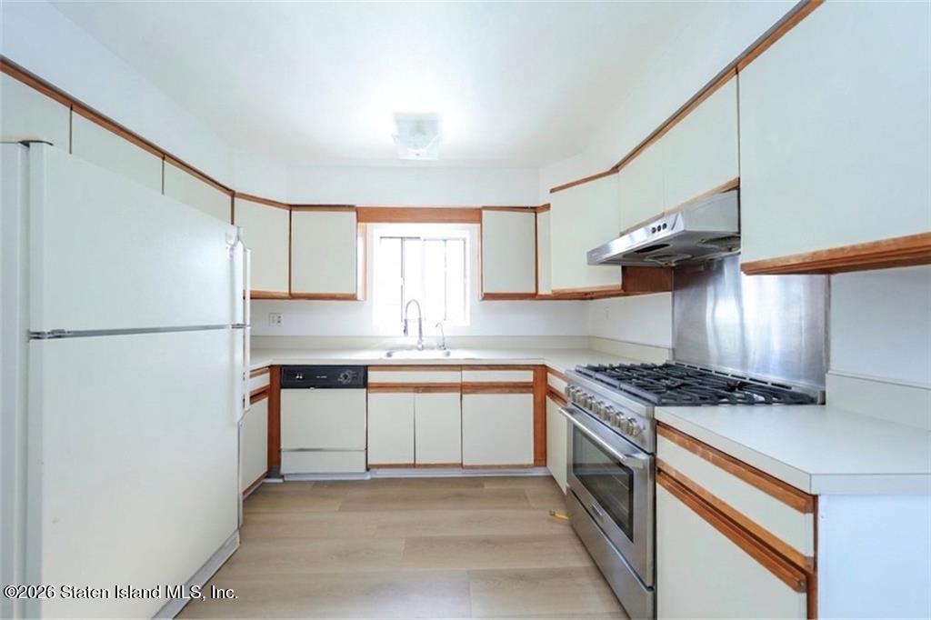 200 Sand Lane, Staten Island, NY, 10305 image 10