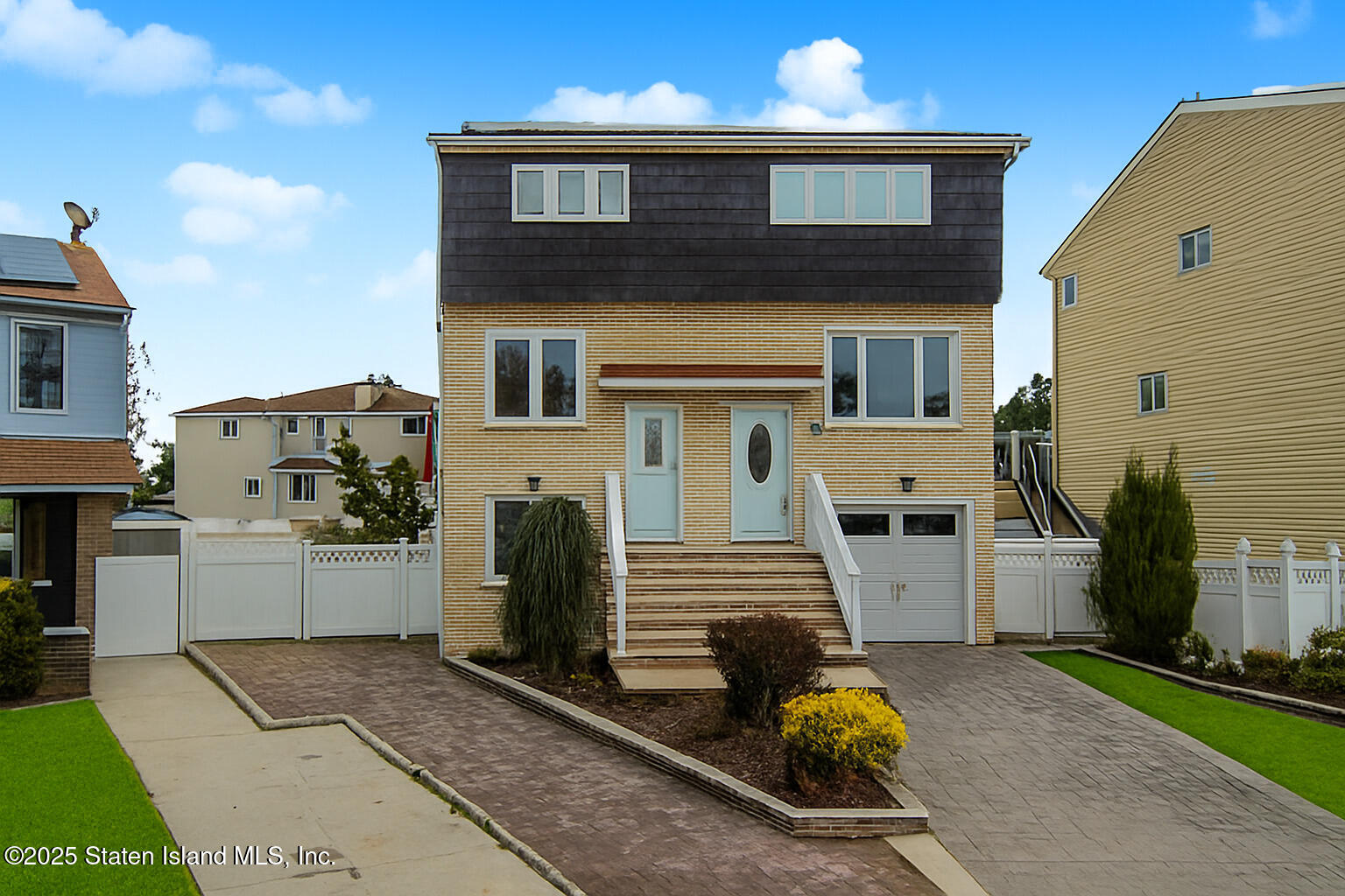 197 Crossfield Avenue Image 1