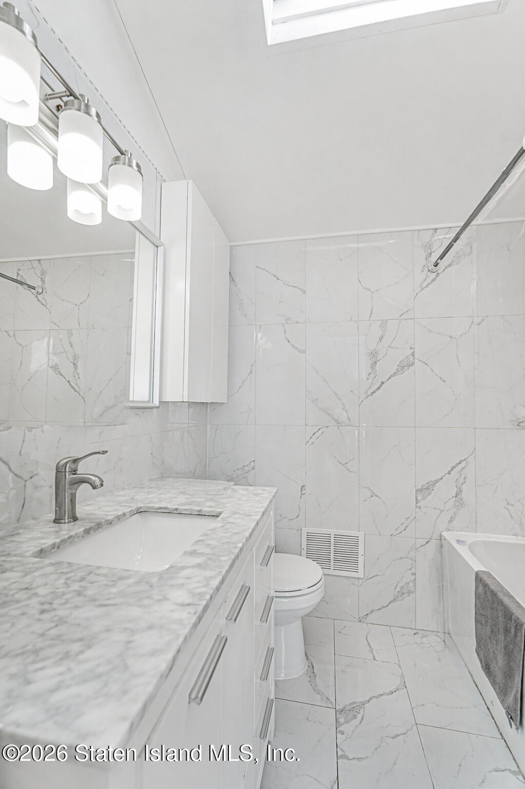 72 N Railroad Avenue, Staten Island, NY, 10304 image 13