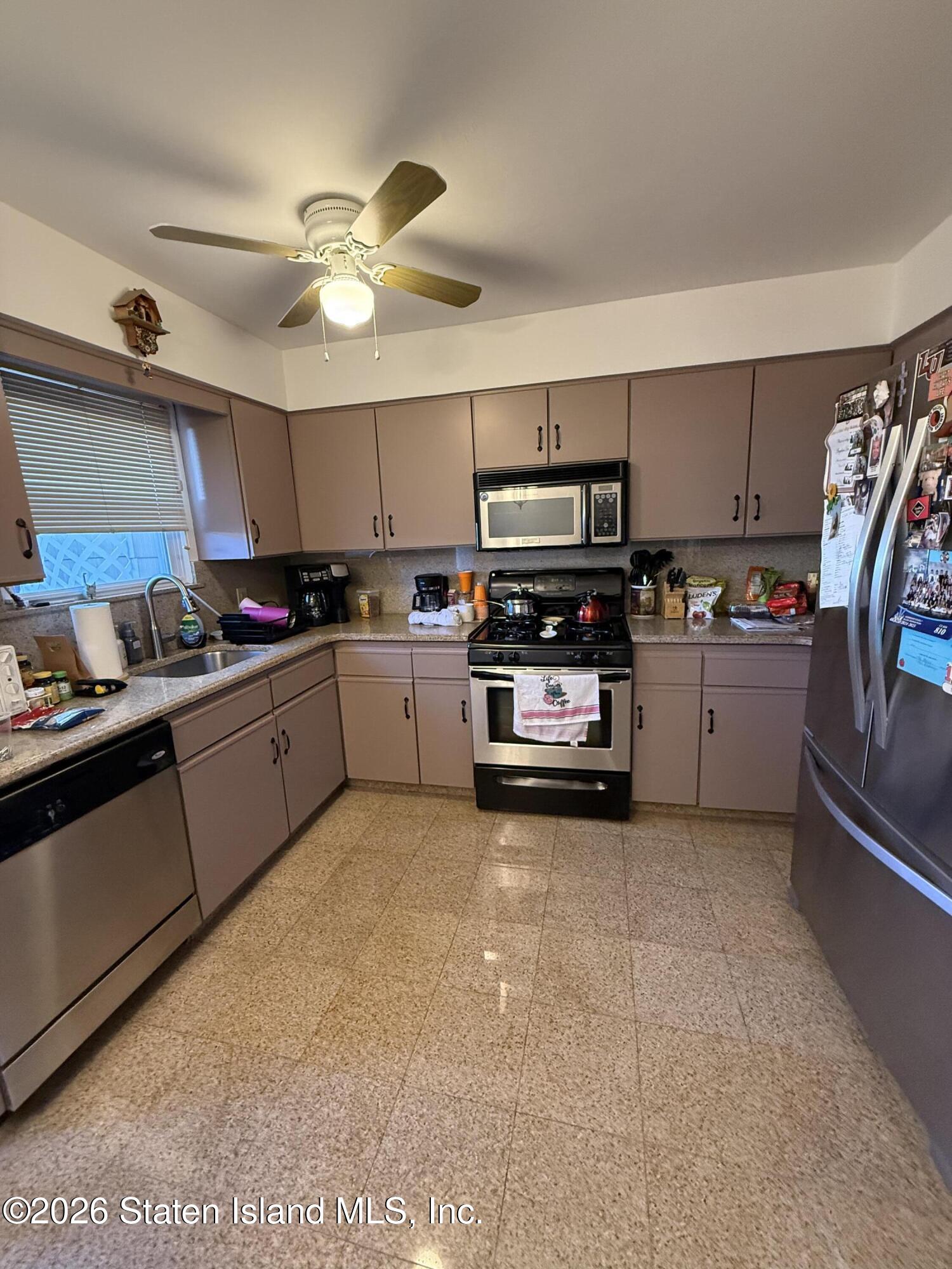 102 Seguine Place, Staten Island, NY, 10312 image 8