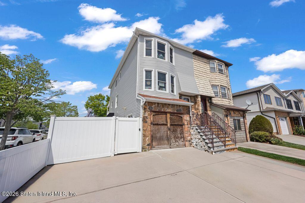 395 Hillman Avenue Image 3