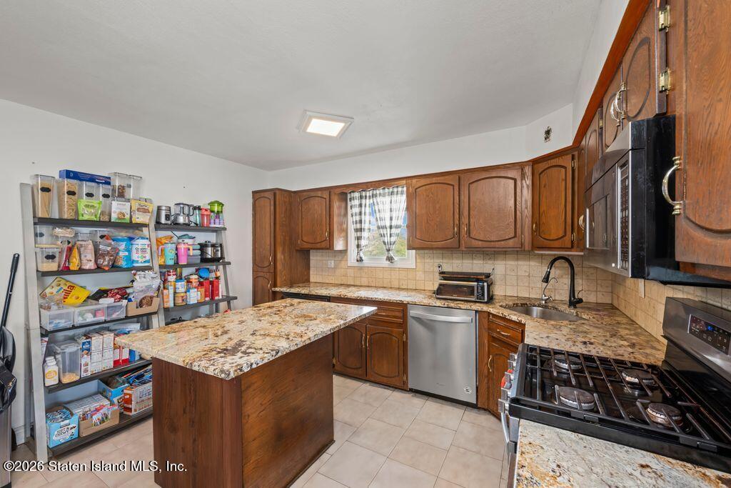 395 Hillman Avenue, Staten Island, NY, 10314 image 17