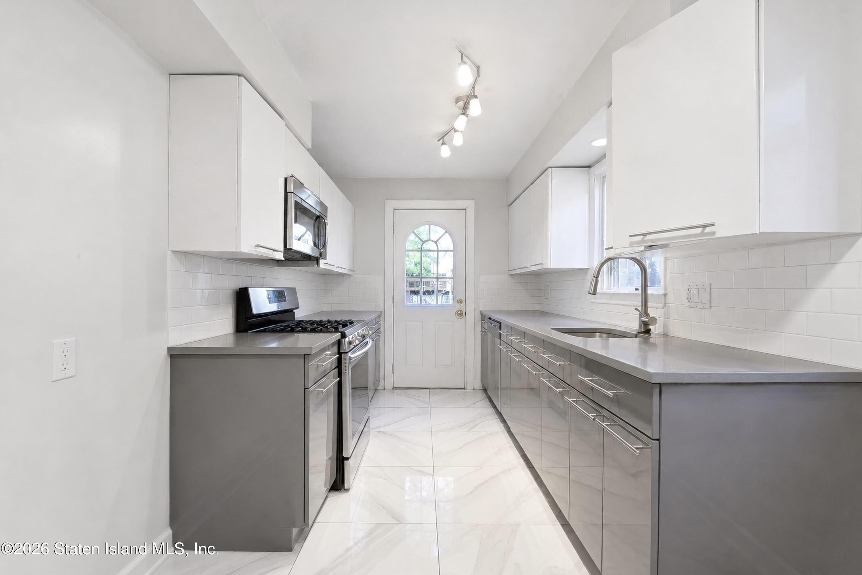 755 Woolley Avenue Image 5