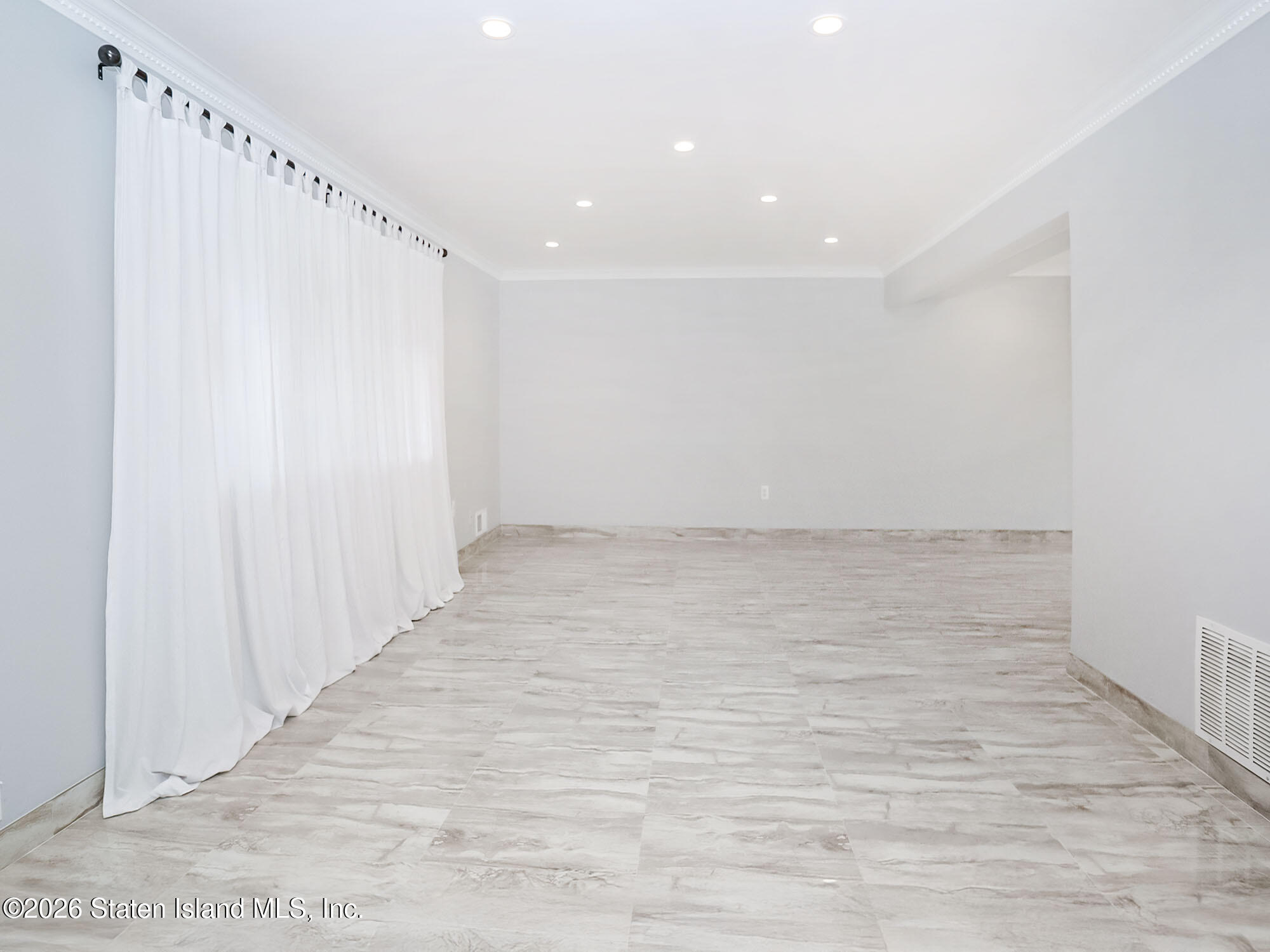 3569 Richmond Road Image 4