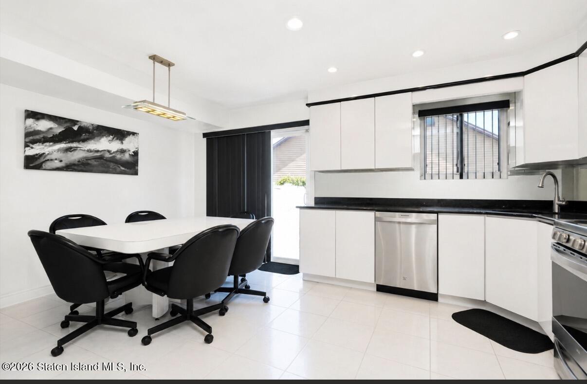 145 Rolling Hill Green, Staten Island, NY, 10312 image 18