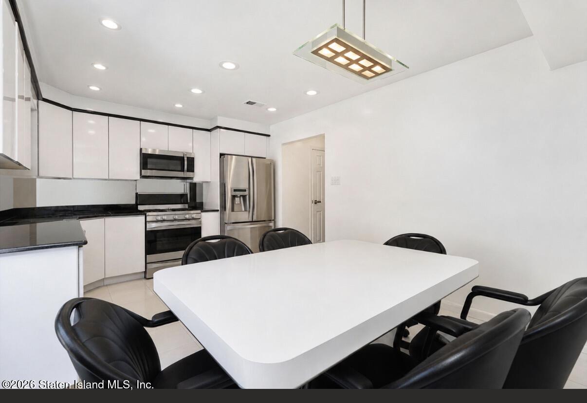 145 Rolling Hill Green, Staten Island, NY, 10312 image 20