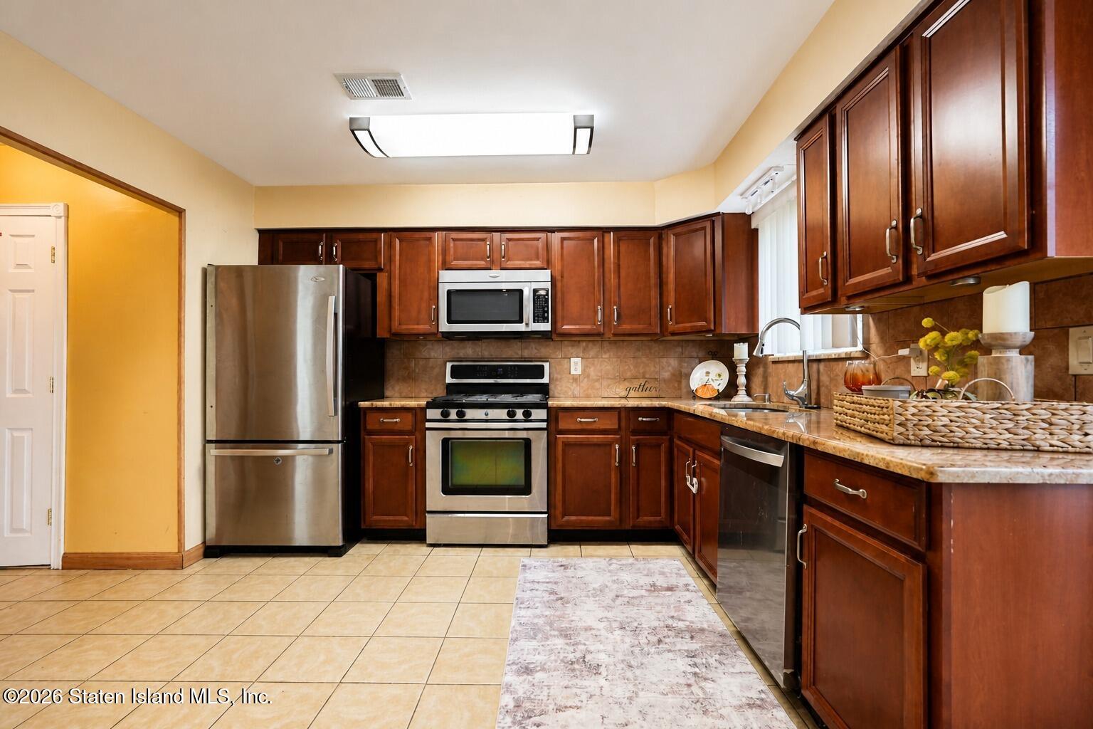 171 Rolling Hill Green, Staten Island, NY, 10312 image 11