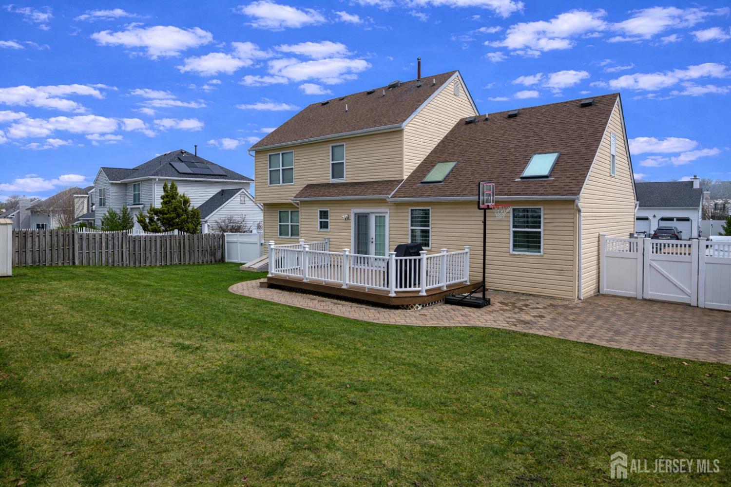 120 Bissett Street Image 4