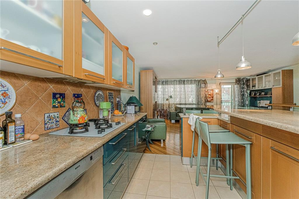 2456 West 2nd Street Image 4