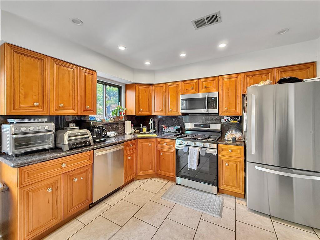 362 Rolling Hill Green 1, Staten  Island, New York, 10312 image 10