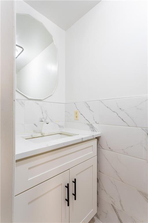 69 Alex Circle, Staten  Island, New York, 10305 image 22
